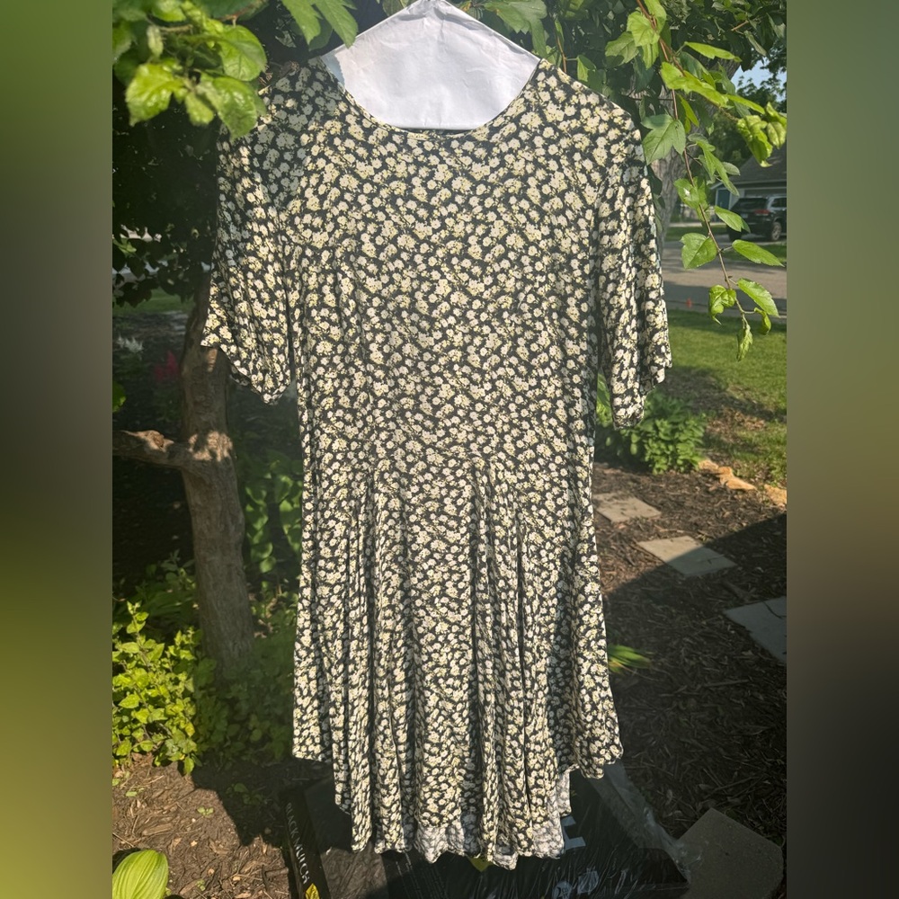 Sz 12 Black floral H&M dress